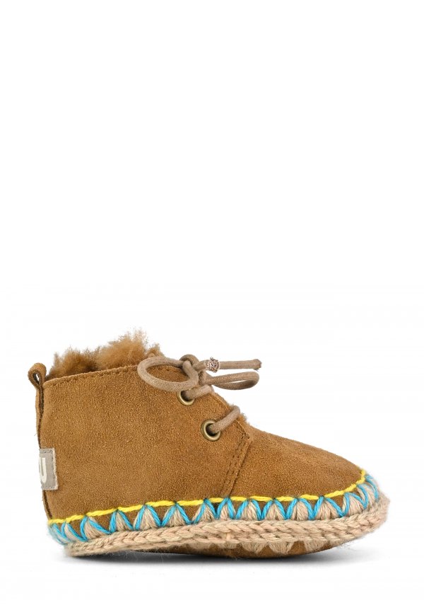 ESKIMO INFANT LACE UP OVERSTITCHING COG